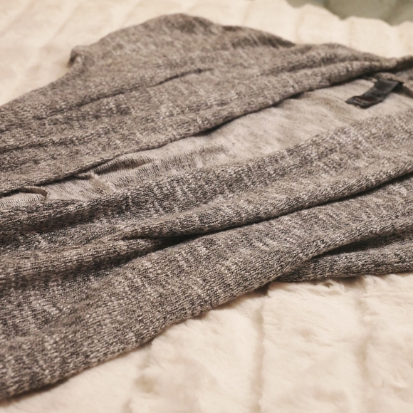⭐ 3/$15 ⭐ Gray knit cardigan - Picture 5 of 9